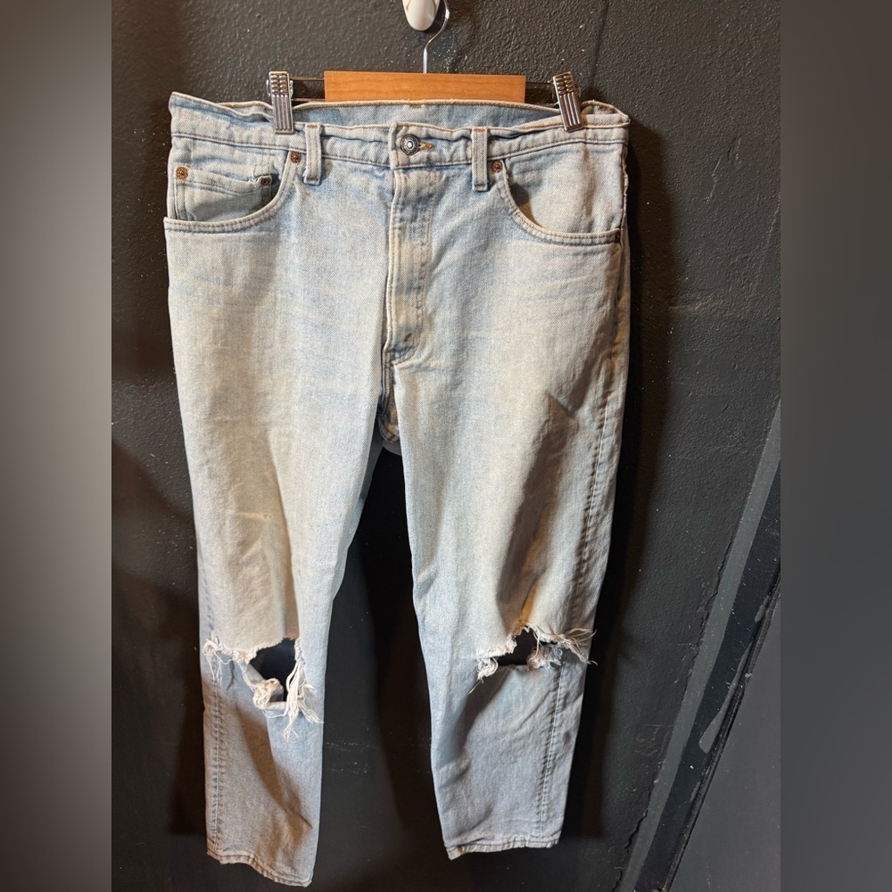 Levi's Light Wash Distressed Relaxed Fit Jeans Size 34